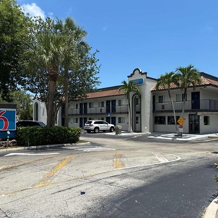 Motel 6 Riviera Beach Fl Екстериор снимка
