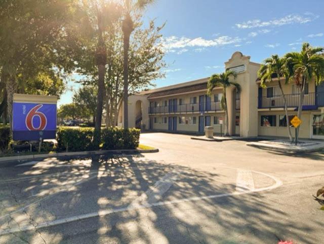 Motel 6 Riviera Beach Fl Екстериор снимка