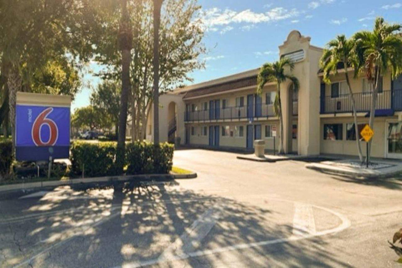 Motel 6 Riviera Beach Fl Екстериор снимка